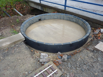 P1010979 turntable pit.jpg